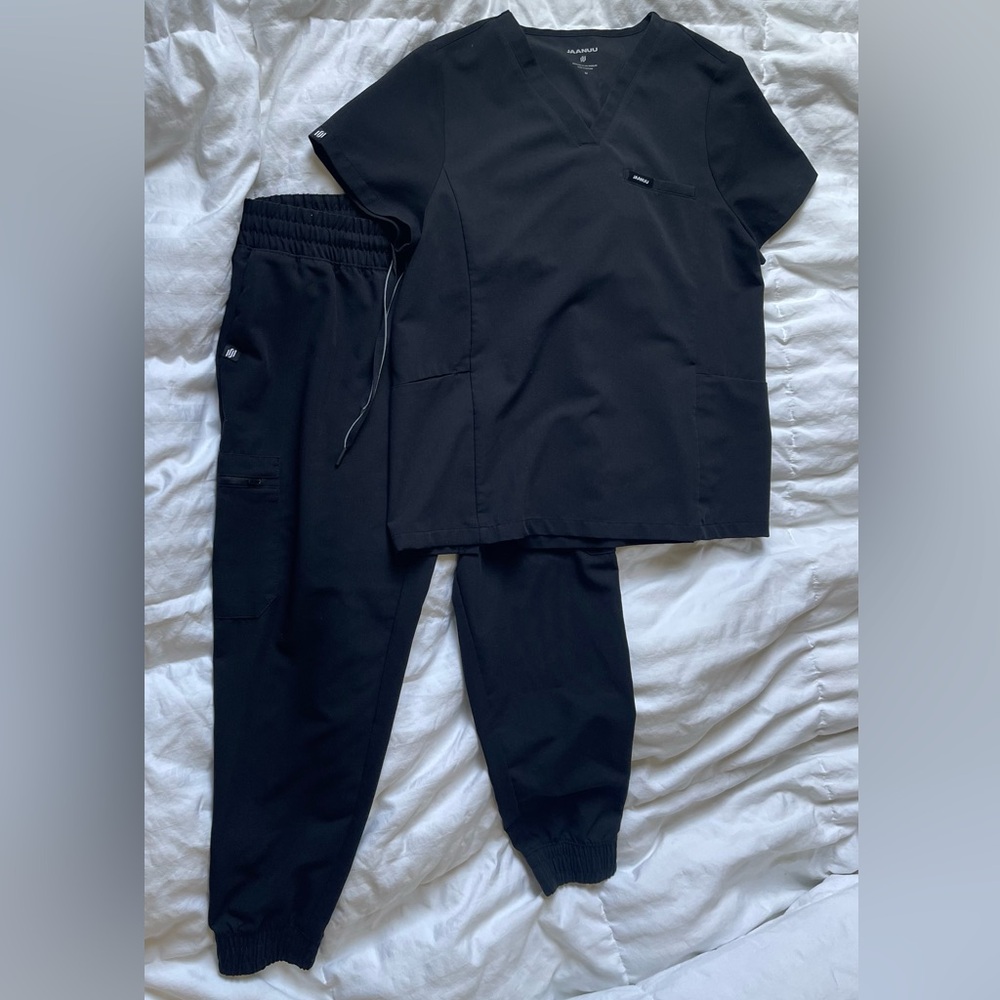 Jaanuu Classic Black Scrub Ensemble